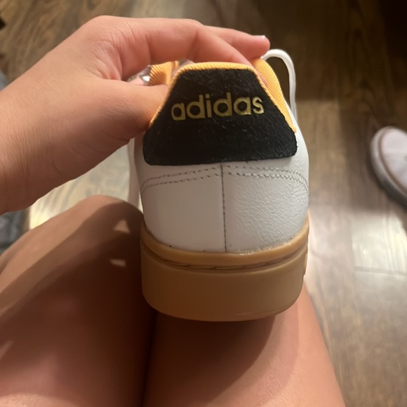 Size 7.5 Adidas Shoes - Picture 4 of 6